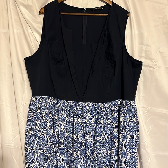 eshakti Dresses & Skirts - Eshakti Navy Pintuck Top with Blue Mosaic skirt Dress Size 28W